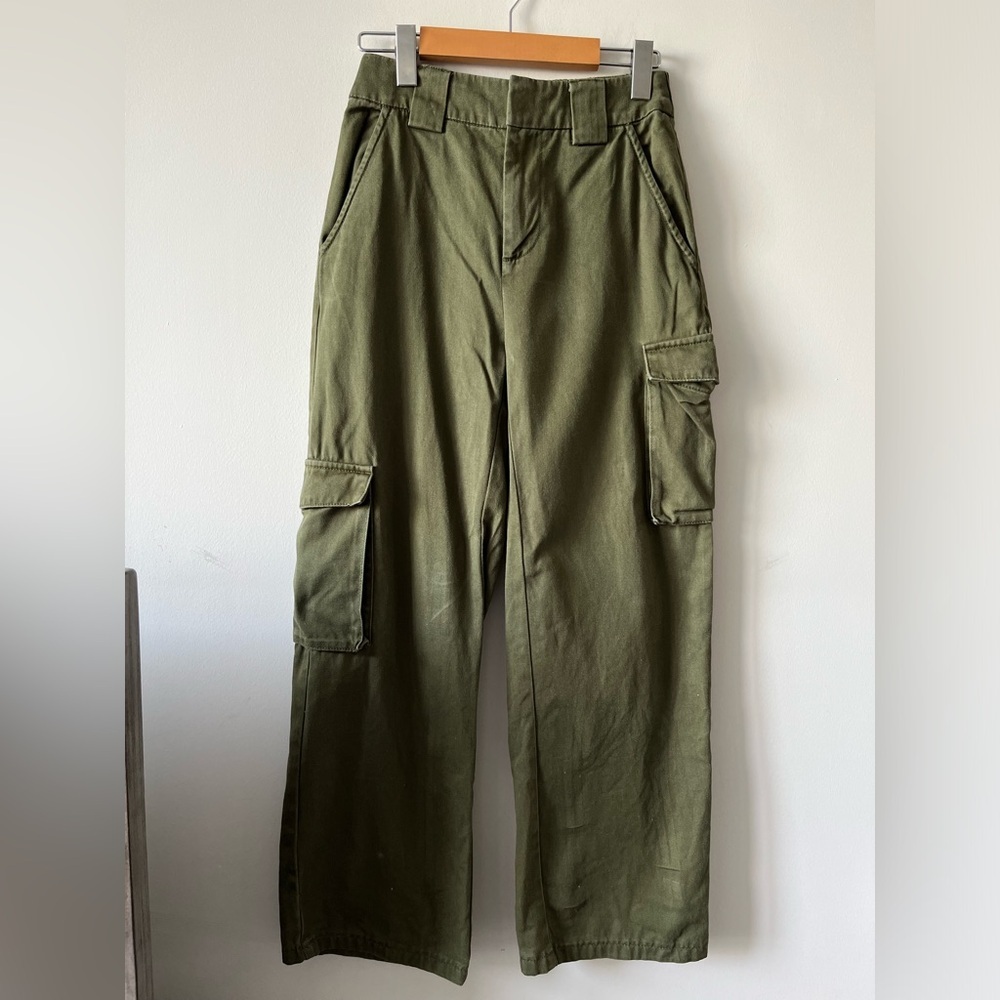 Aritzia TNA - Green Cargo Pants